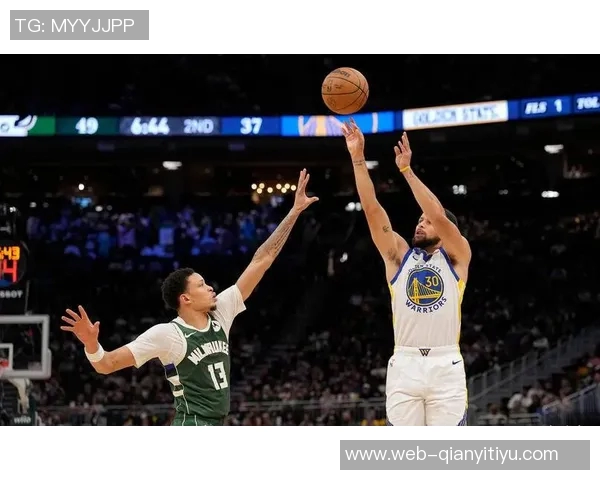 库里表现起伏不定末节失误致球队失利27分6板4助难掩遗憾 库里表现起伏不定末节失误致球队失利27分6板4助难掩遗憾