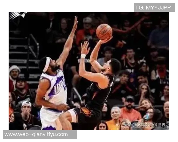 阿伦对布克三分犯规的看法：突破被切裁判总是认为球手一体