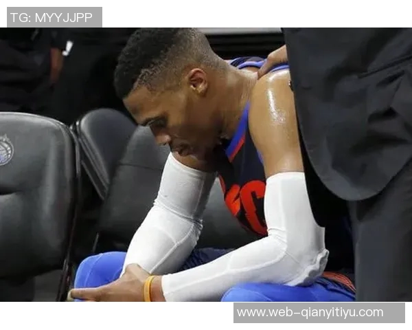 卡梅隆约翰逊膝伤严重痛苦倒地提前退场球迷心疼不已